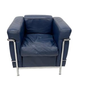 M1008 Le Corbusier Lc2 Chair 5 Master.jpg