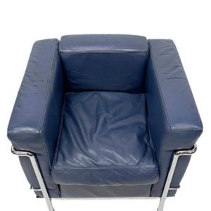 M1008 Le Corbusier Lc2 Chair 6 Master.jpg