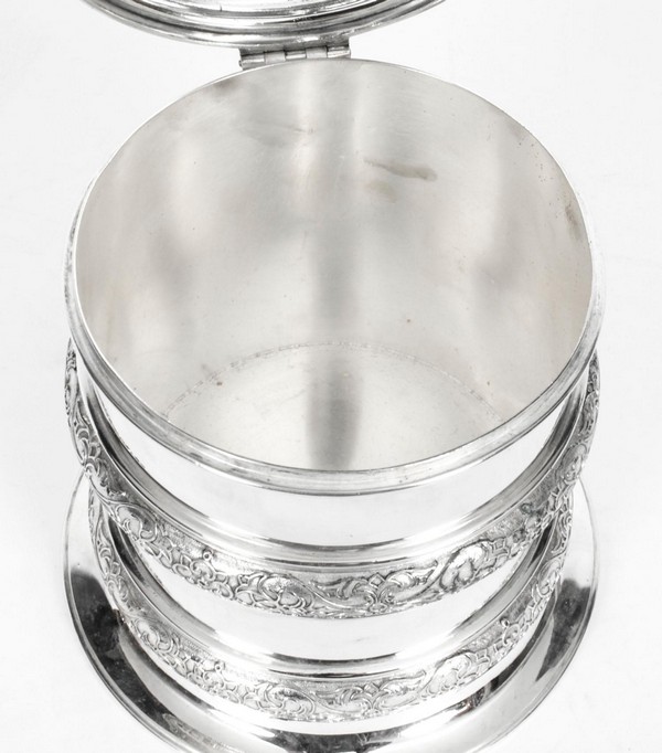 X0051 Antique Silver Plate Drum Biscuit Box Elkington And Co 19th Century 13 Master.jpg