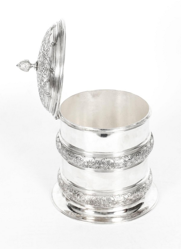 X0051 Antique Silver Plate Drum Biscuit Box Elkington And Co 19th Century 4 Master.jpg