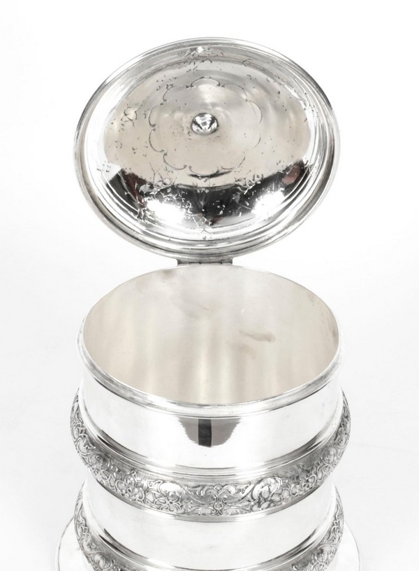 X0051 Antique Silver Plate Drum Biscuit Box Elkington And Co 19th Century 5 Master.jpg