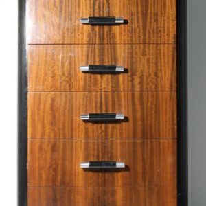 Deskey Chest Tall Valentineseaver 01 Master.jpg